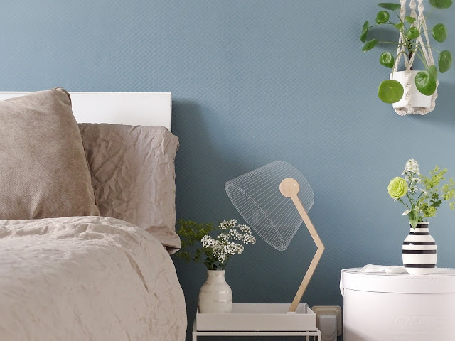 Schlafzimmer-Makeover mit neuer Wandfarbe - Tipps, Tricks und Gründe für dunklere Wandfarben in kleineren Räumen - mammilade.com