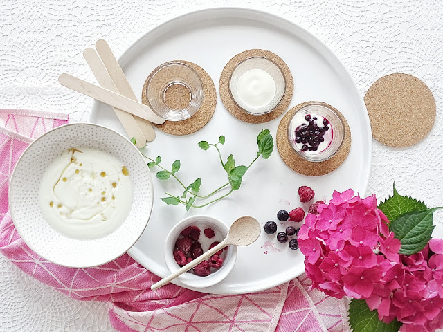 Rezept schnelles Joghurt-Limetten-Eis mit Himbeeren - 10 Nachmach-Tipps und DIY-Ideen im Juli - www.mammilade.blogspot.de