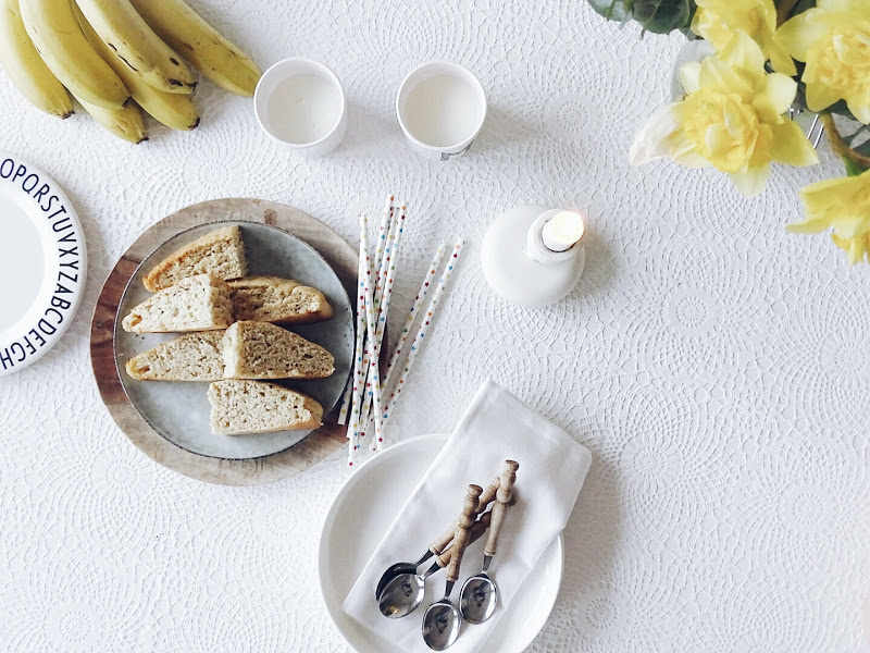 Auf der Mammilade-n-Seite des Lebens | Personal Lifestyle Blog | 5 Lieblinge, Weisheiten und Wohneinblicke mit viel Weiß der Woche | Veganer, gesunder, zuckerarmer Bananenkuchen | Backen fuer und mit Kindern