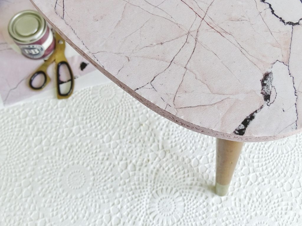 DIY-Makeover: Vintage-Beistelltisch bekommt einen Marmor-Look in Rosé | Fotoaktion #12von12 - 1 Tag in 12 Bildern | https://mammilade.blogspot.de